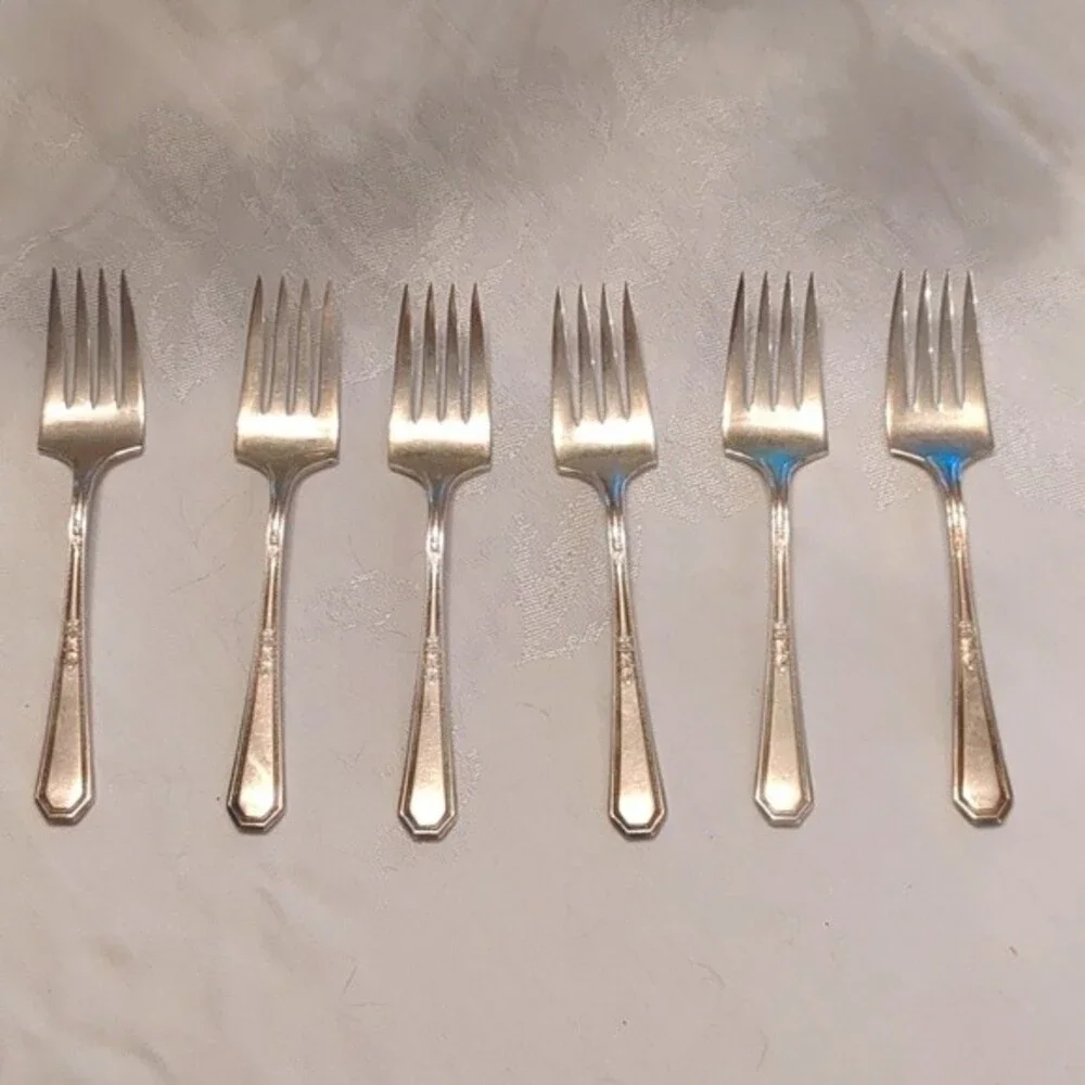 Wm Rogers & Son AA Silverplate 6 salad or dessert forks Mayfair 1923